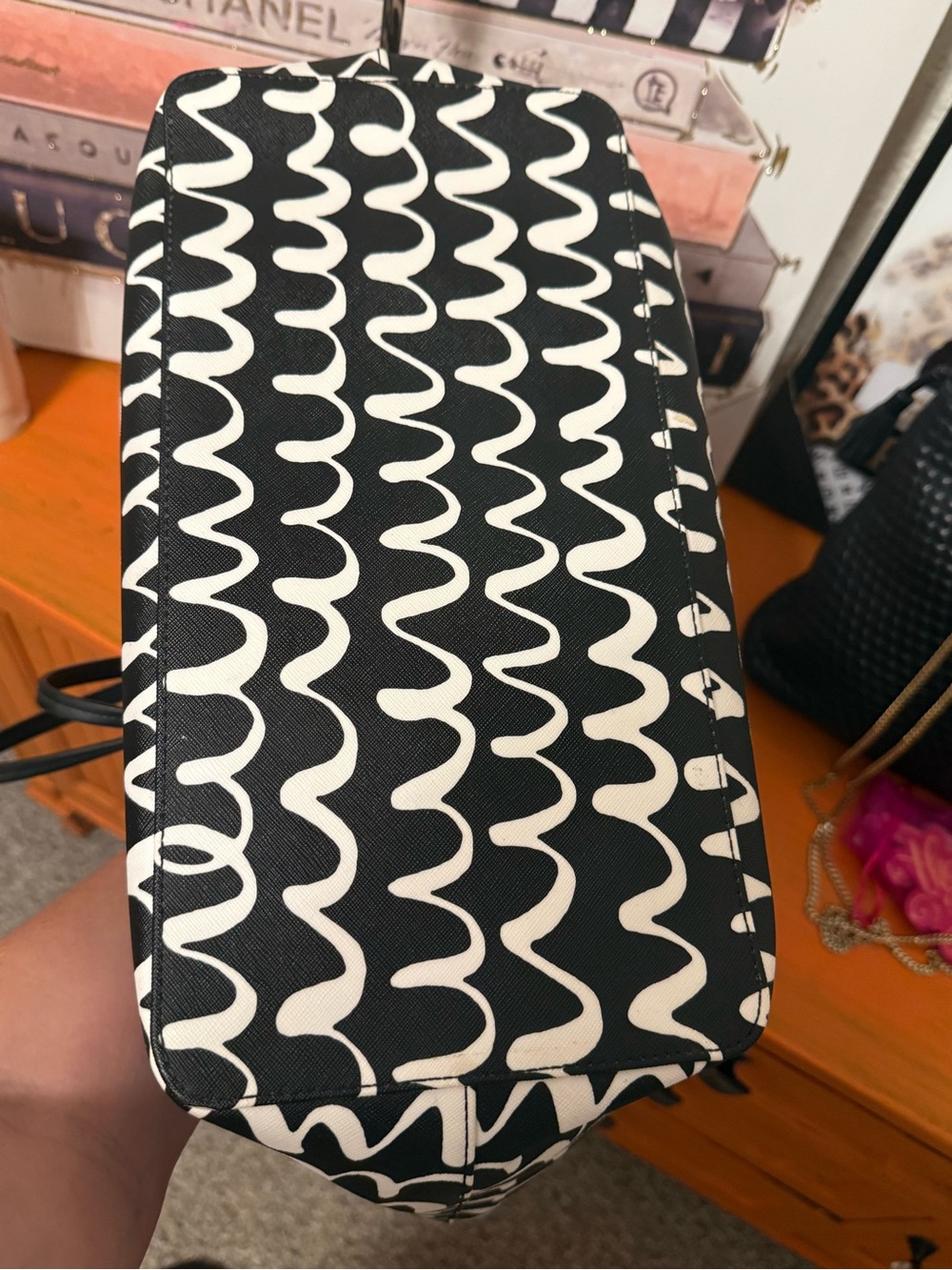 kate spade Black and White Wave-Print Tote - Picture 9 of 14